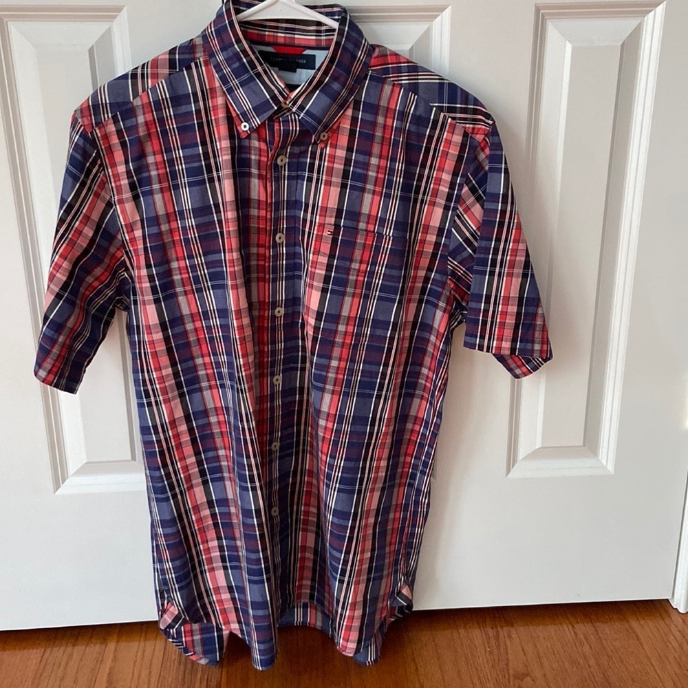 Tommy Hilfiger Short Sleeve ButtonUp size medium red white and blue